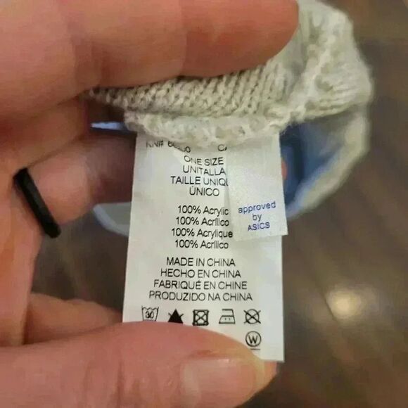 Asics Women's Heather Sage Green Acrylic Slouch Knit Beanie EUC sz OS w Logo tag - Picture 5 of 5